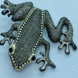 Frog Sliver, Black & Cream color Brooch Women pin